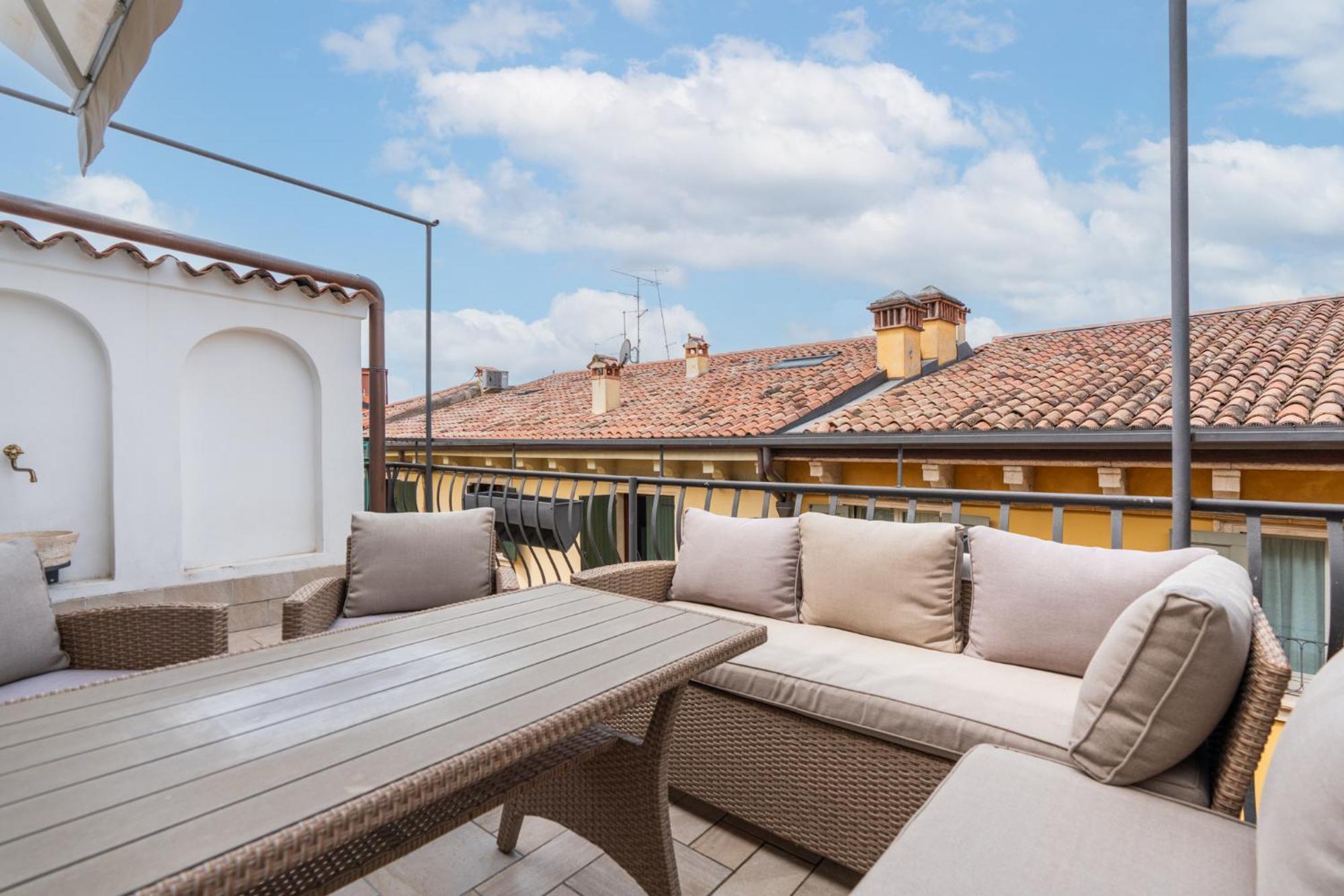 Ampia Residenza Filippini A Pochi Passi Dall'Arena - Domus Verona — Foto 2